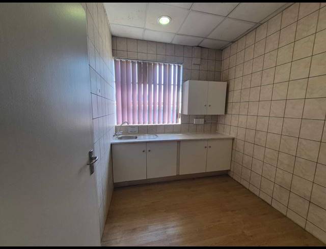 400M² OFFICE TO LET IN STEELEDALE
